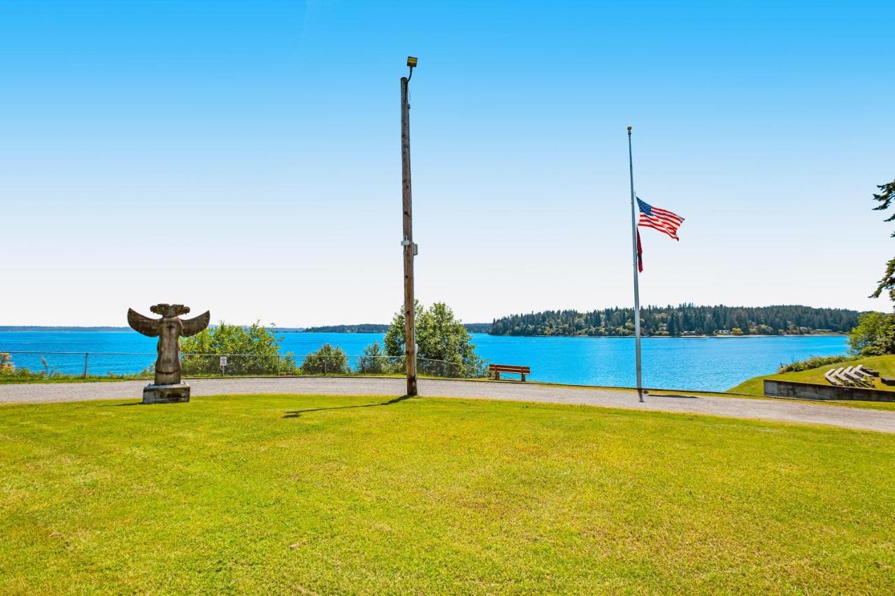 Tides Out Loft Apartment Suquamish Exterior photo