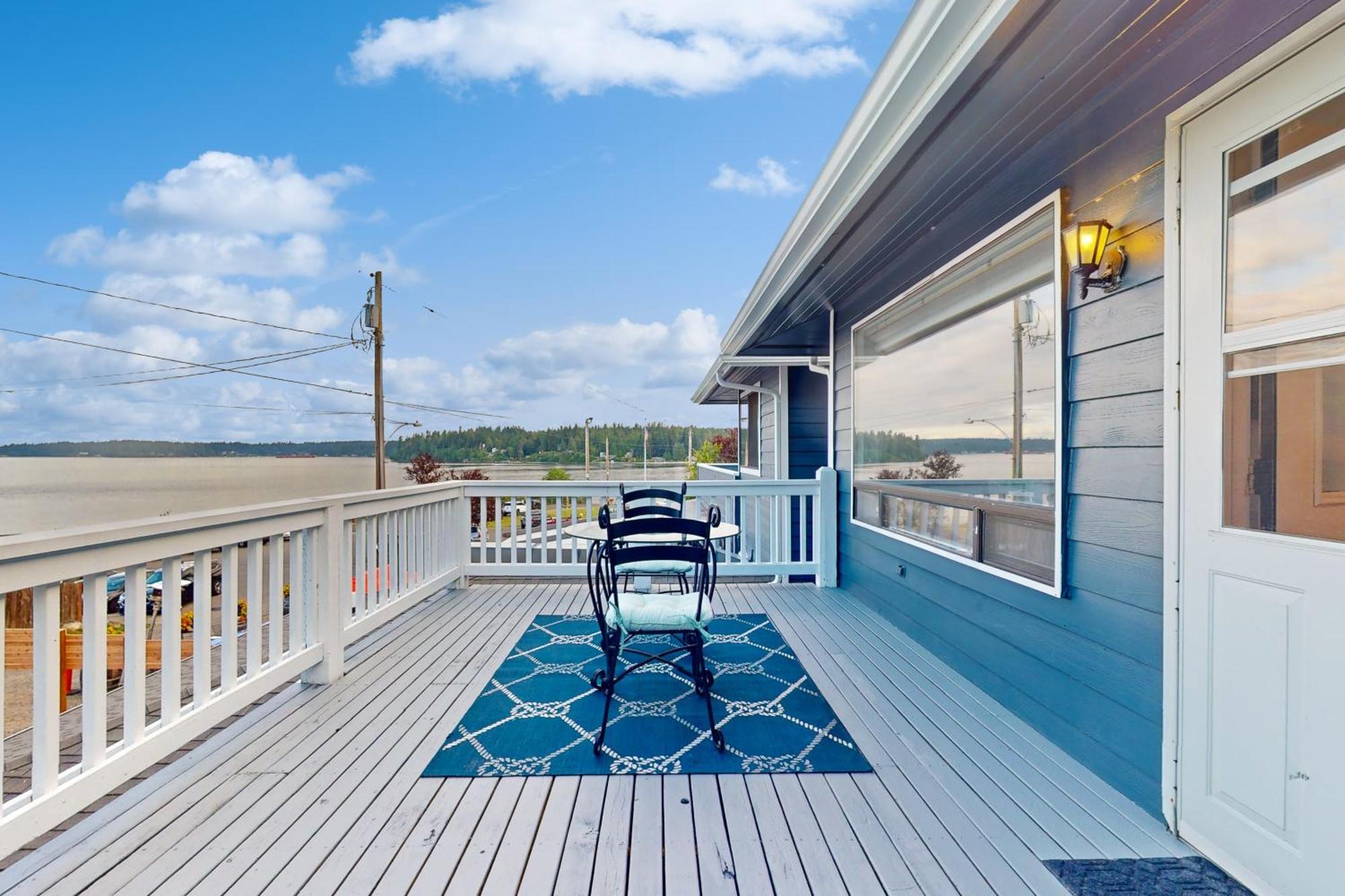 Tides Out Loft Apartment Suquamish Exterior photo