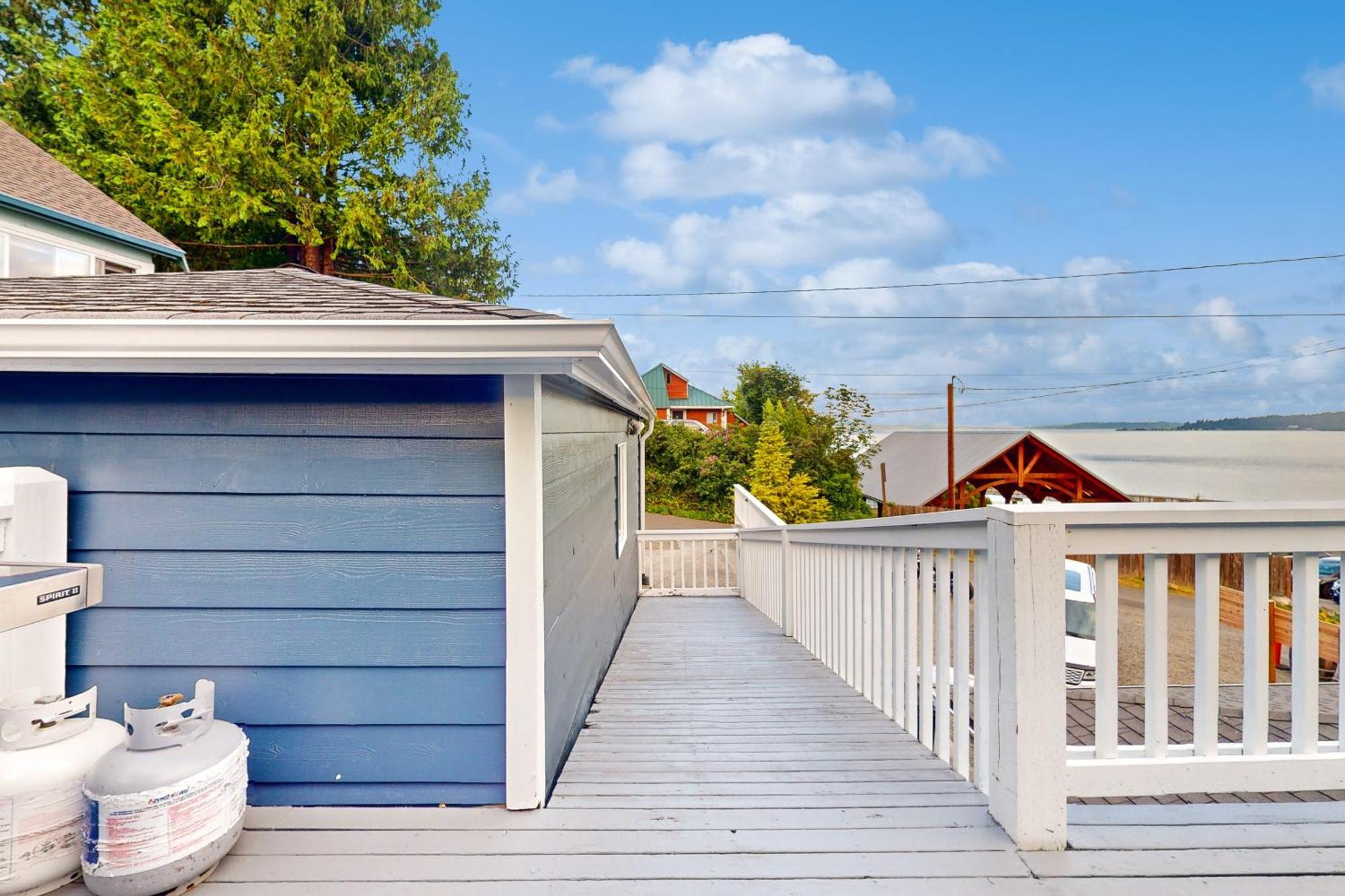 Tides Out Loft Apartment Suquamish Exterior photo