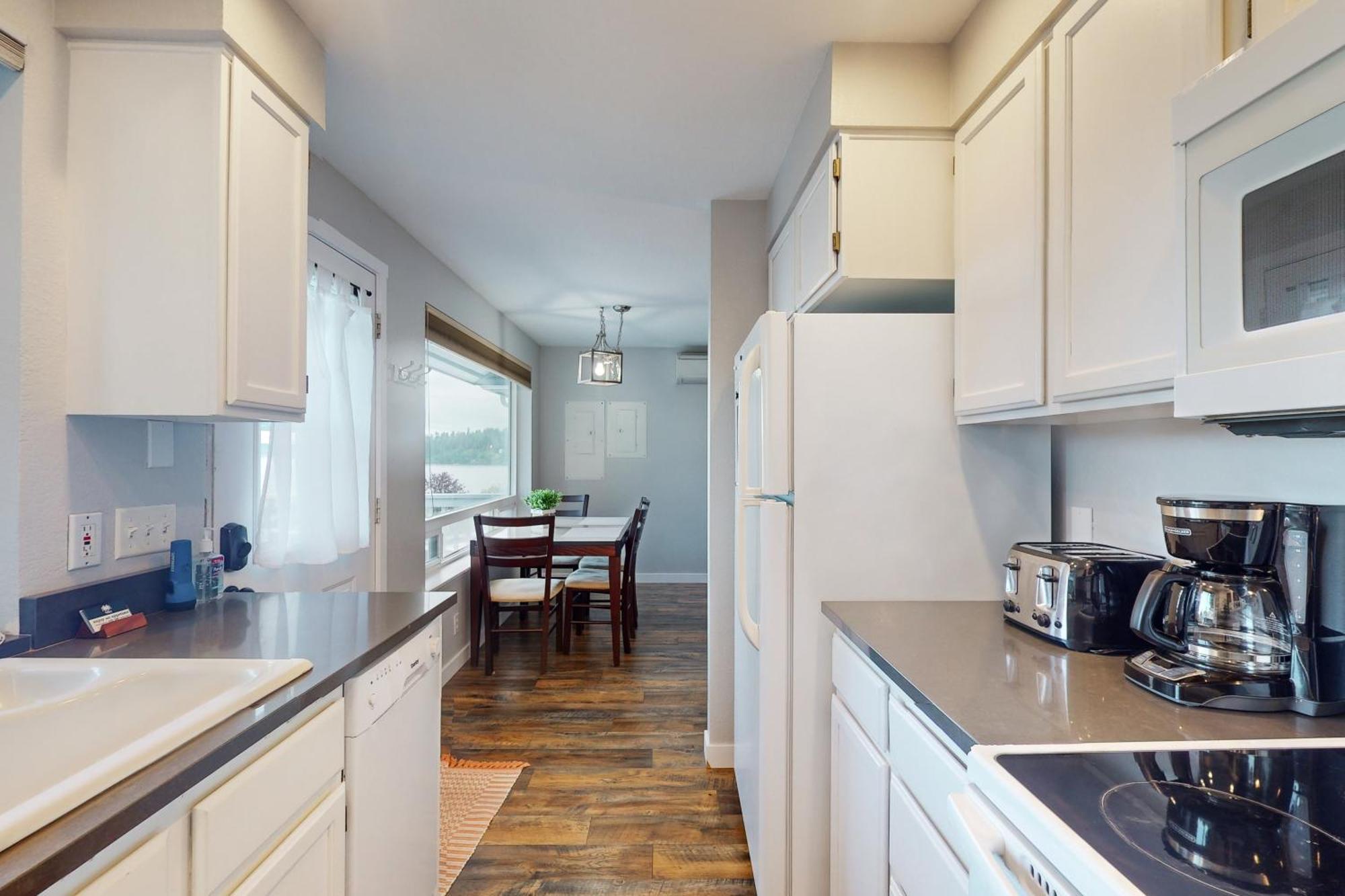 Tides Out Loft Apartment Suquamish Exterior photo