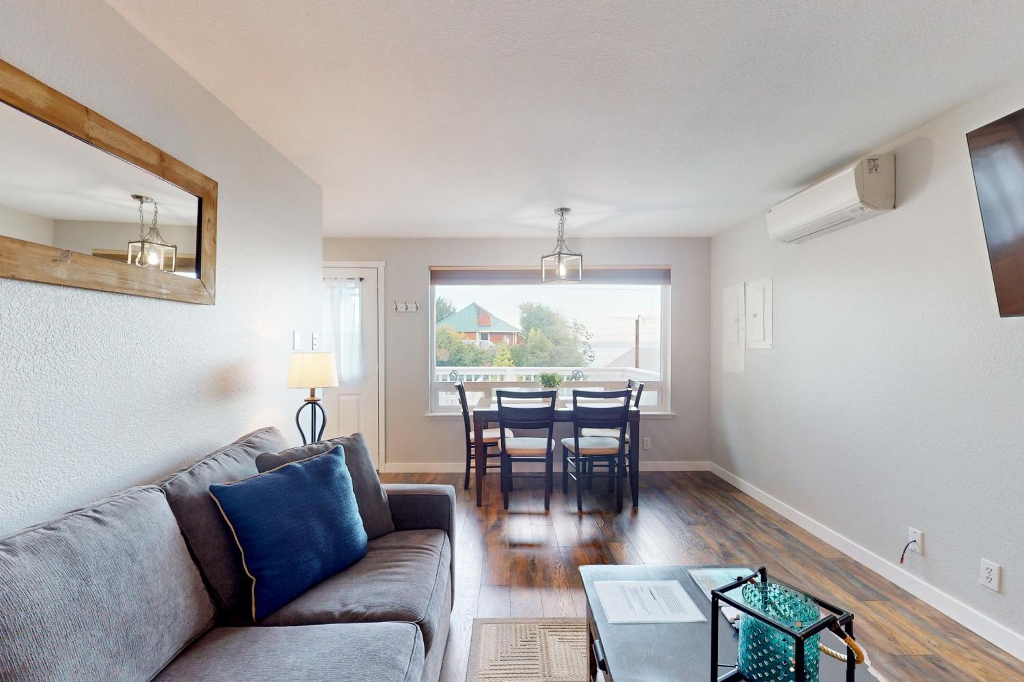 Tides Out Loft Apartment Suquamish Exterior photo